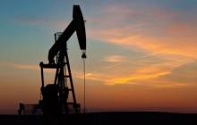 Le cours du pétrole poursuit sa chute sur les marchés