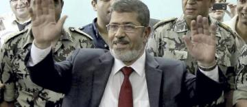 Le pays traverse sa pire crise depuis l'élection du président islamiste Mohamed Morsi, en raison des pouvoirs exceptionnels qu'il s'est octroyés. 