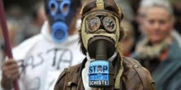 Plusieurs sites d'informations tunisiens ont fait le lien entre les récentes secousses sismiques ressenties à Sousse et Monastir et le gaz de schiste. Plusieurs sites d'informations tunisiens ont fait le lien entre les récentes secousses sismiques ressenties à Sousse et Monastir et le gaz de schiste.