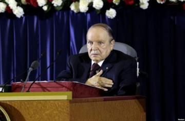 Bouteflika à la prestation de serment.