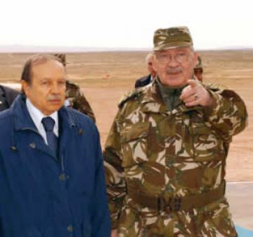 Ni Bouteflika, ni DRS : il faut tout changer !