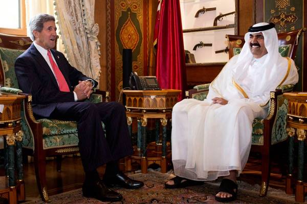 John Kerry avec Hamad Benkhalifa Al Thani, roi du Qatar, autre pourvoyeur de l'islamisme radical