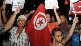 Les Tunisiennes manifestent pour leurs droits : "Ghannouchi dehors !"