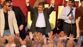 Egypte : les juges vent debout contre "l'autoritarisme" de Morsi