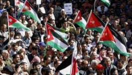 Jordanie : des milliers de manifestants réclament le départ du roi