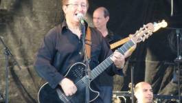 Idir prépare un album avec les parlers amazighs d’Afrique du nord