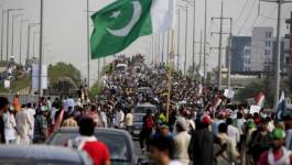 Pakistan: des manifestants antigouvernementaux arrêtent la diffusion de la télévision d'Etat