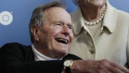 George H.W. Bush, 90 ans, hospitalisé à Houston