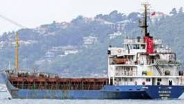 Un cargo avec 450 migrants, abandonné par son équipage, s'approche de l'Italie