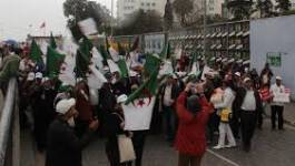 Des associations et syndicats algériens présents au FSM dénoncent le pouvoir