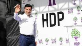 Turquie: l’AKP perd la majorité absolue, le parti kurde au Parlement