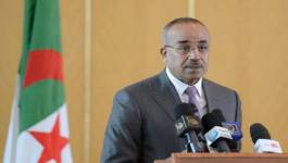 Le ministre de l’Intérieur, Noureddine Bedoui, menace la presse