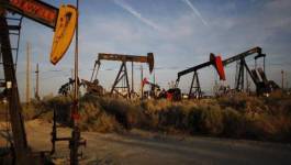 Le cours du pétrole en baisse, marqué par les inquiétudes sur la surabondance