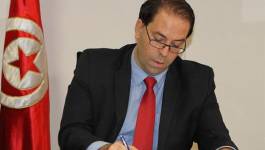 Youssef Chahed, 40 ans, chargé de former un gouvernement d'union en Tunisie