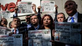 Turquie : neuf journalistes du quotidien Cumhuriyet en détention préventive