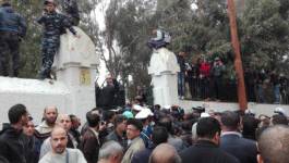 Une foule immense à l'enterrement d'Amar Ezzahi (Images)