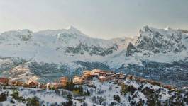 La neige a coupé la circulation à plusieurs endroits de la Kabylie (vidéo)