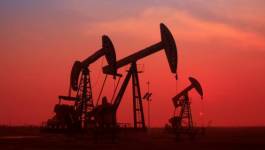 Le cours du pétrole recule avec la nouvelle hausse des réserves américaines