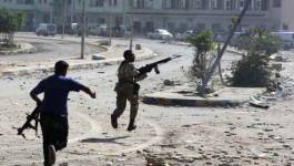 Des pro-Kadhafi manifestent à Tripoli alors que les combats continuent à Syrte