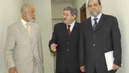 Manœuvres en coulisses contre les réformes politiques