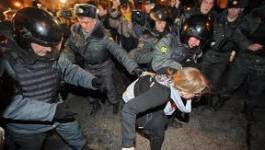 Russie : la police interpelle des centaines d'opposants au régime