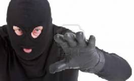 Protéger la maison des voleurs ou protéger les voleurs qui sont dans la maison ?