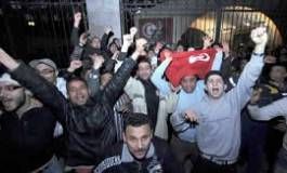 Ben Ali s’engage à partir en 2014 : et Bouteflika ?