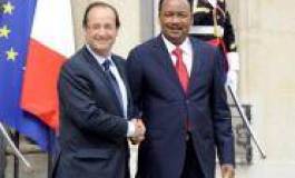 Mali : Hollande craint "l'installation de groupes terroristes"