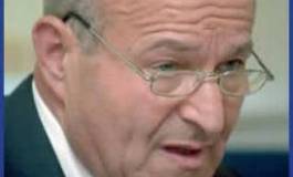 Patrons, projets et la théorie du complot