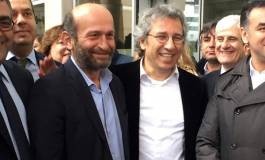 Deux journalistes turcs libérés de prison à Istanbul