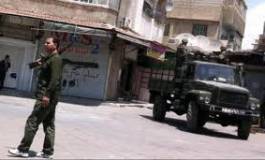 Syrie : l'armée fidèle au régime pilonne la ville de Rastane