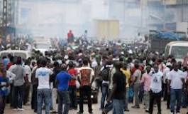 Heurts au Gabon : 3 morts, le pouvoir loue la "réaction mesurée" de la police