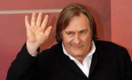 France : l'acteur Gérard Depardieu rend son passeport français