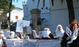 Les familles de disparus dénoncent la répression policière