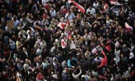 Au Caire, la rue dénonce la «dictature» de Morsi