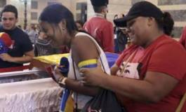 Des milliers de Vénézuéliens de rouge vêtus pour les funérailles de Chávez