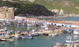 Bejaïa : la digue de protection du port de Tala-Ilef fracturée par la houle