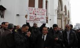 Les travailleurs d’Algérie poste toujours en grève