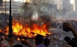 Débats sanglants dans la rue arabe