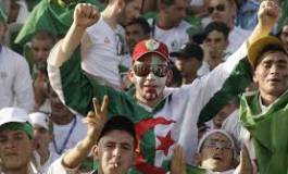 Les Verts accueillis par leurs fans à Ouagadougou