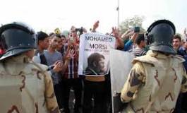 Egypte: Morsi défie le tribunal et se dit toujours président