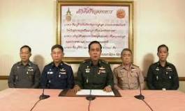 Coup d'État en Thaïlande : le gouvernement déchu se rend à sa convocation