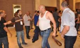 Videurs et barbus s'affrontent au comité central du FLN (vidéo)