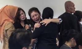 Des corps et débris du vol QZ8501 d'AirAsia retrouvés en mer