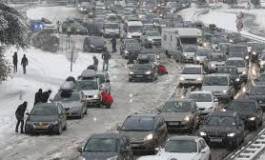 Neige en France : 15 000 voyageurs dans des centres d'hébergement d'urgence