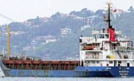 Un cargo avec 450 migrants, abandonné par son équipage, s'approche de l'Italie