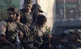 Les talibans retiennent 500 otages dans une école de Peshawar au Pakistan