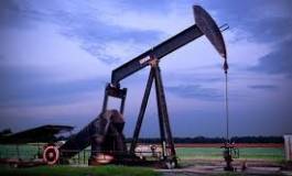 Le pétrole se stabilise, aidé par le recul des stocks américains