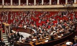 France : la motion de censure contre le gouvernement socialiste rejetée