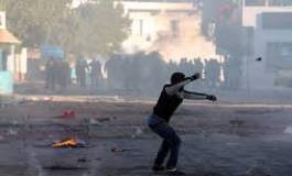 Tunisie: nouveaux heurts avec la police, deux ministres sur le terrain